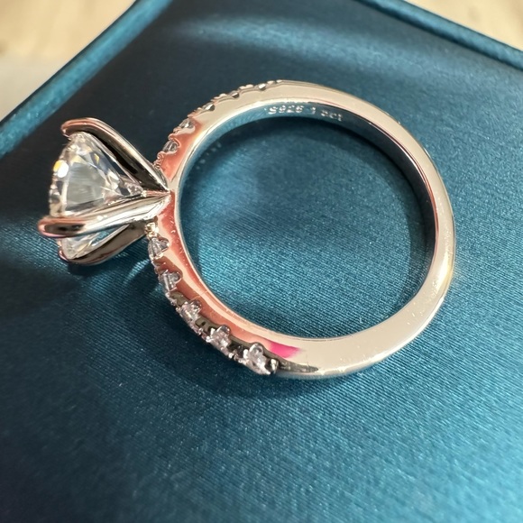 1.5CT moissanite diamond engagement ring (size 5) - Picture 7 of 10